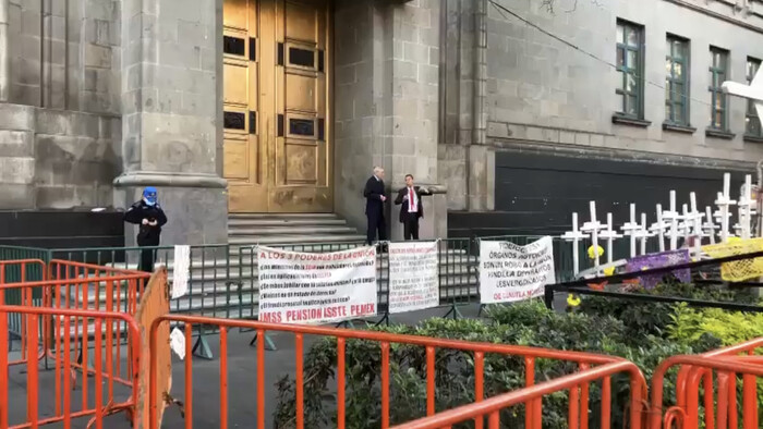 #Video | Refuerzan seguridad al exterior de la SCJN previo al debate sobre Reforma Judicial