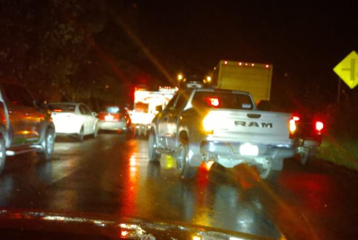 #Video | Remolque de camión madrina arde en llamas, en la Morelia – Pátzcuaro