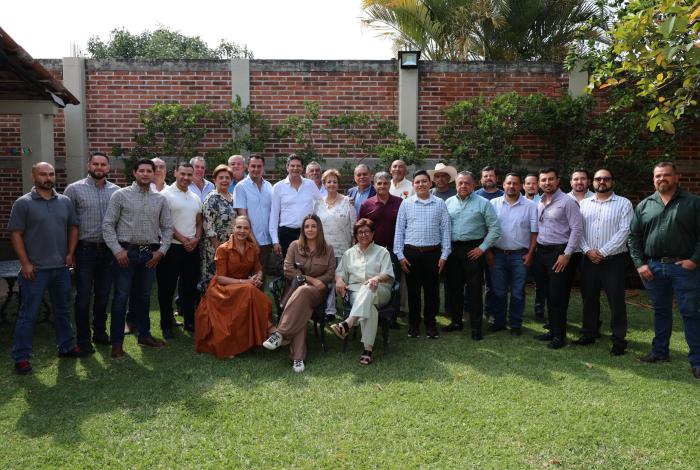 #Video | Se reúne Alfonso Martínez Alcázar con productores y porcicultores del bajío