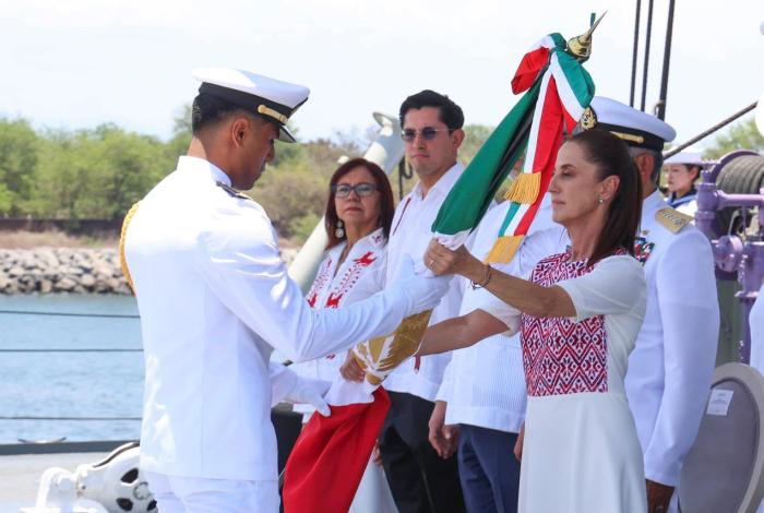 #Video | “Son tiempos de definiciones, de defender la soberanía nacional”, externa Claudia Sheinbaum desde Michoacán, en el Día de la Marina Nacional