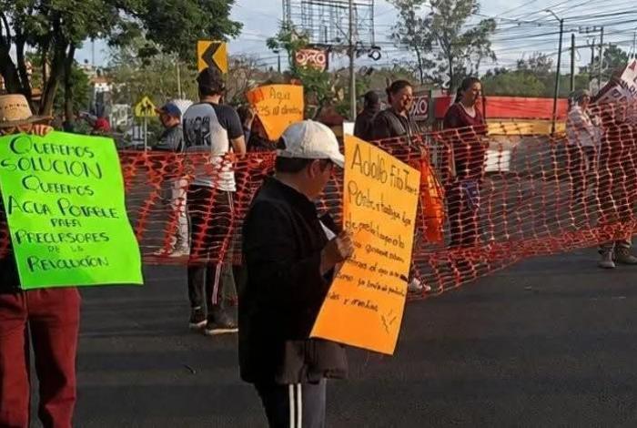 #Video | Vecinos bloquean el Libramiento Norte de Morelia por falta de agua en sus colonias