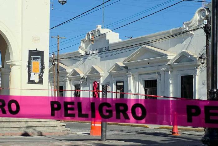 #VIDEOS | Antes del ataque a la alcaldía de Zinapécuaro, grupos rivales se enfrentaron a balazos