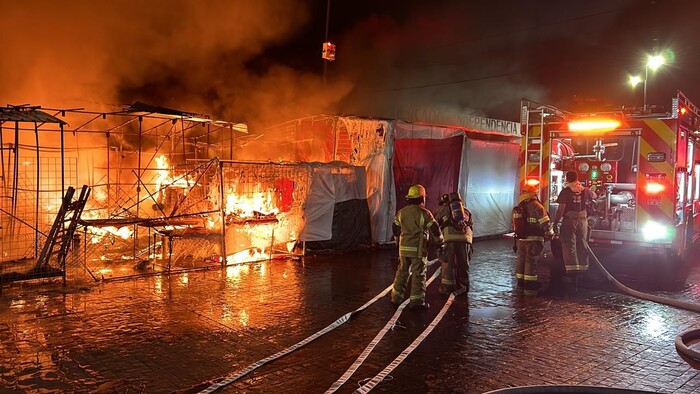 #Videos | Fueron 24 los locales incendiados en la madrugada, en el mercado Independencia de Morelia: PC