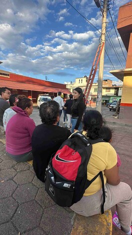 Visita Diana Caballero a Locatarios Afectados por Percances en Queréndaro