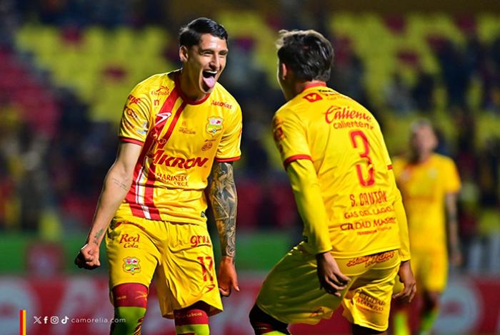 Visitan Canarios del Morelia al Gran Pez, en Tijuana