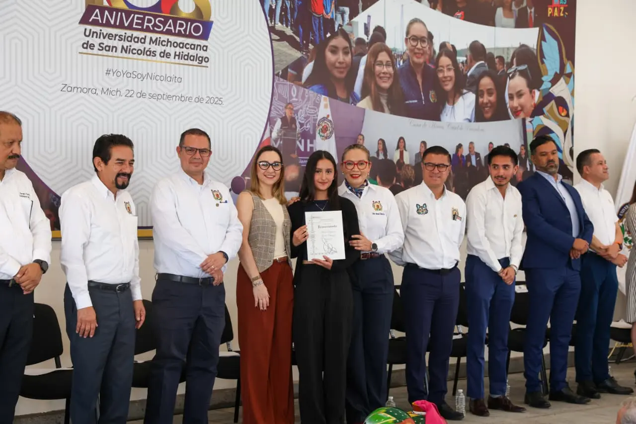 Vivan la Universidad orgullosos de su historia, manifiesta Yarabí Ávila ante estudiantes zamoranos