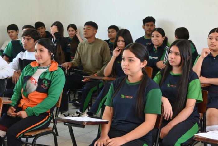 ¿Vives en Janitzio y quieres terminar la preparatoria? Checa esta convocatoria del Cecytem