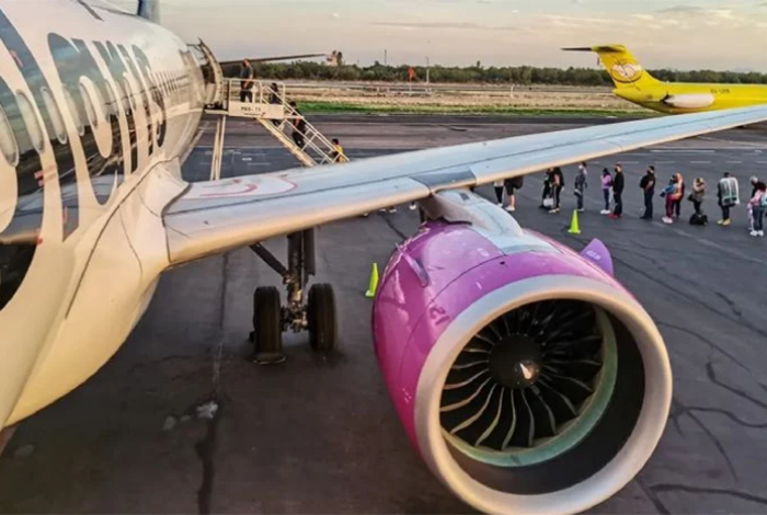 Volaris anuncia cancelaciones de vuelos por ajustes en software