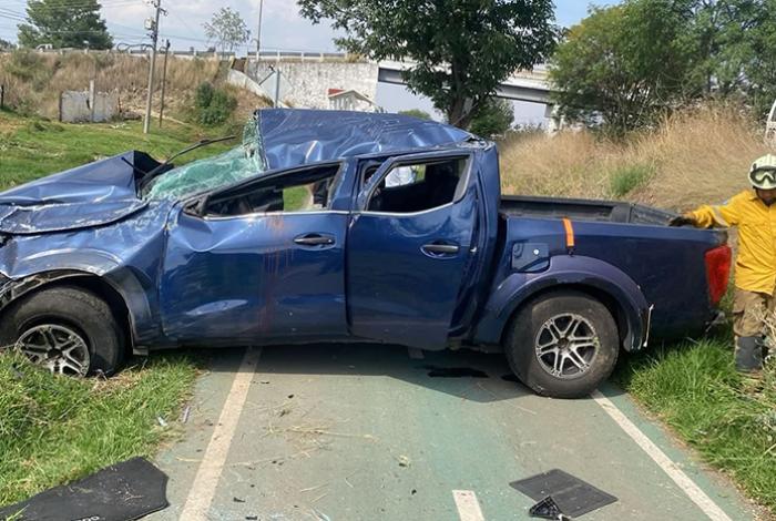 Volcadura de camioneta deja un herido en la Morelia-Pátzcuaro