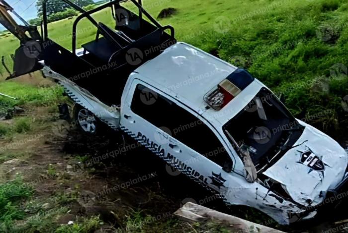 Volcadura de patrulla en Tepalcatepec deja cinco policías lesionados