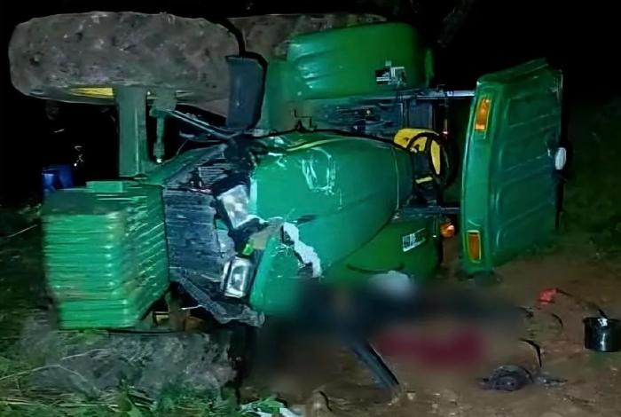 Volcadura de un tractor en Puruándiro deja un muerto y dos heridos