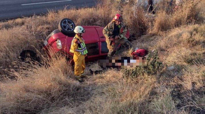 Vuelca auto en la Morelia-Pátzcuaro; hay 1 herido