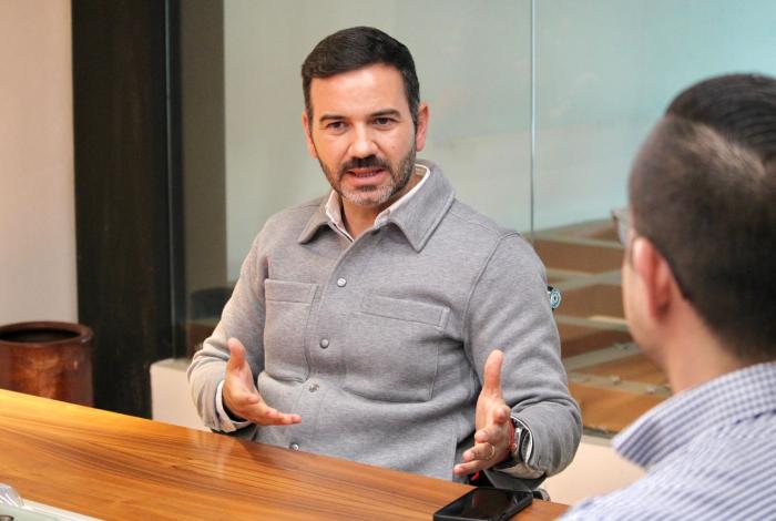 Yankel Benítez expande cobertura de Puntos Naranja