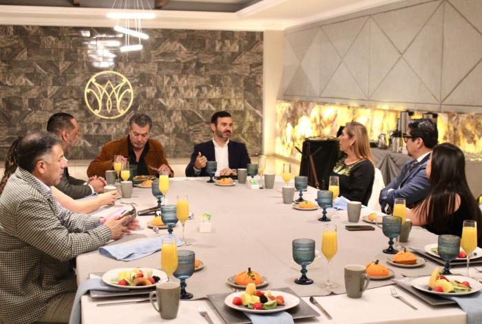 Yankel Benítez, hoteleros y empresarios afinan detalles de cara a celebración de Día de Muertos