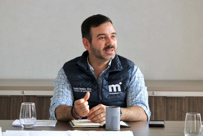 Yankel Benítez recibe a vecinos de Hacienda del Valle para avanzar en atención a solicitudes