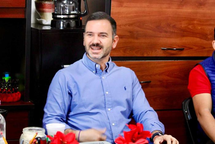 Yankel Benítez y autoridades de Santiago Undameo, establecen ruta de trabajo