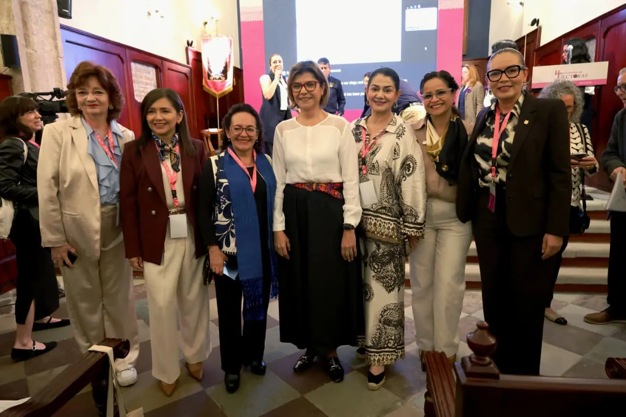 Yarabí Ávila asiste al 4.° Encuentro de Rectoras; muestran unidad y cierran filas