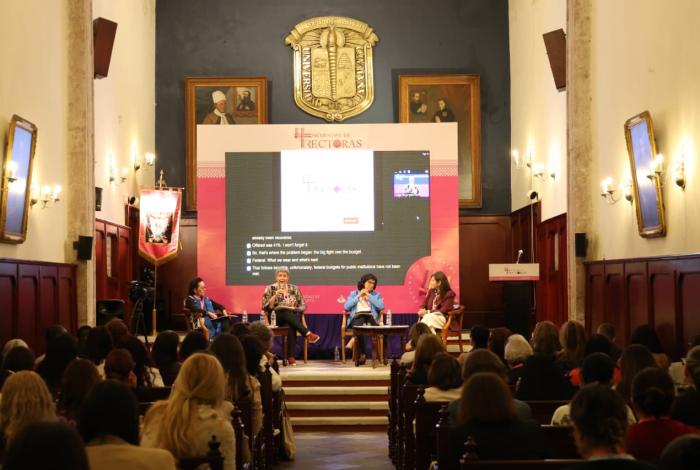 Yarabí Ávila asiste al 4.° Encuentro de Rectoras; muestran unidad y cierran filas