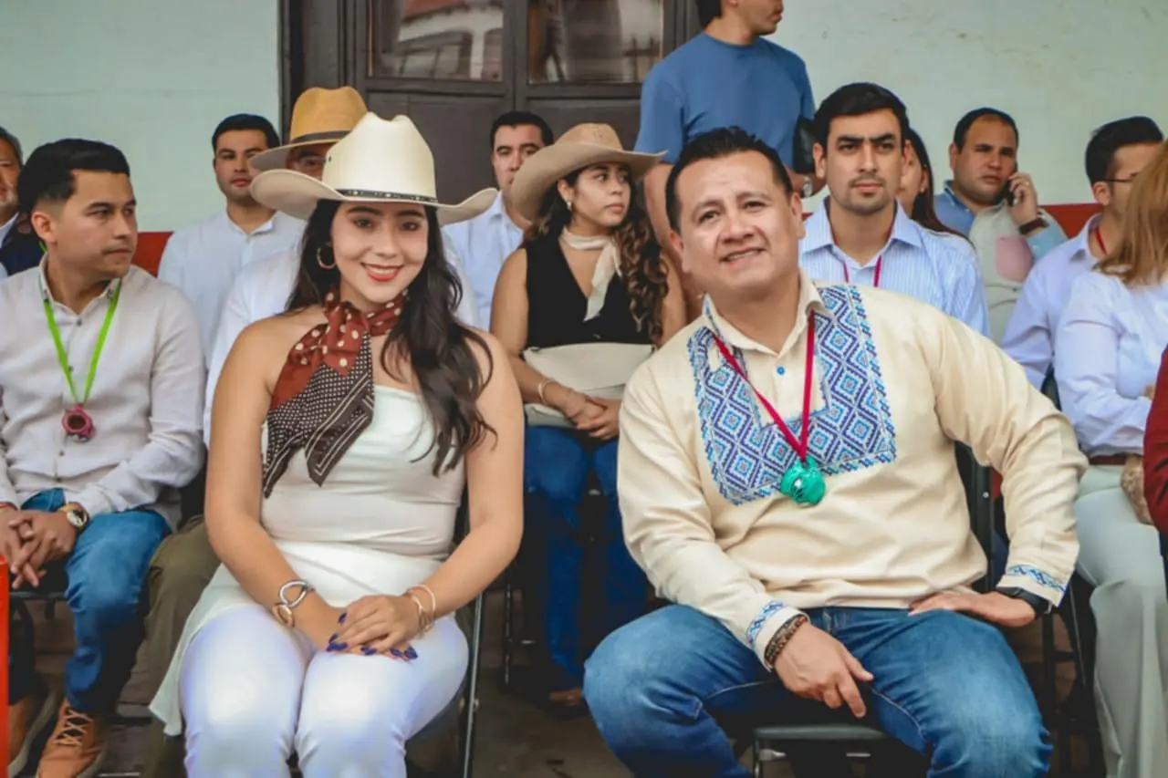 Yohana Mendoza respalda a Carlos Torres Piña: “Es el funcionario que puede dar certeza a la justicia en Michoacán”