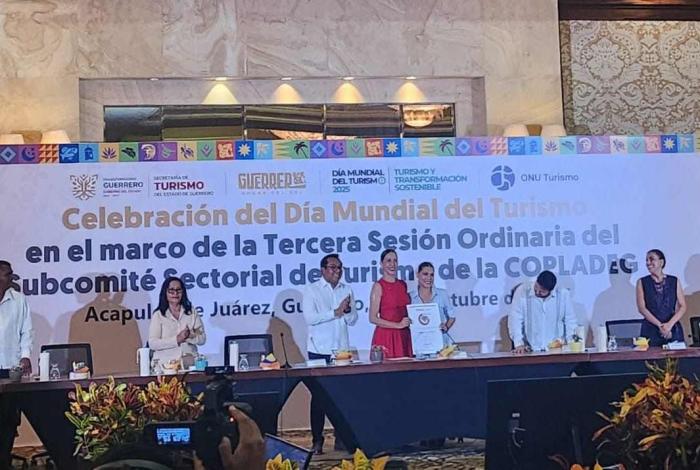 Zihuatanejo recibe distintivo nacional de calidad turística diamante de Pueblos Mágicos